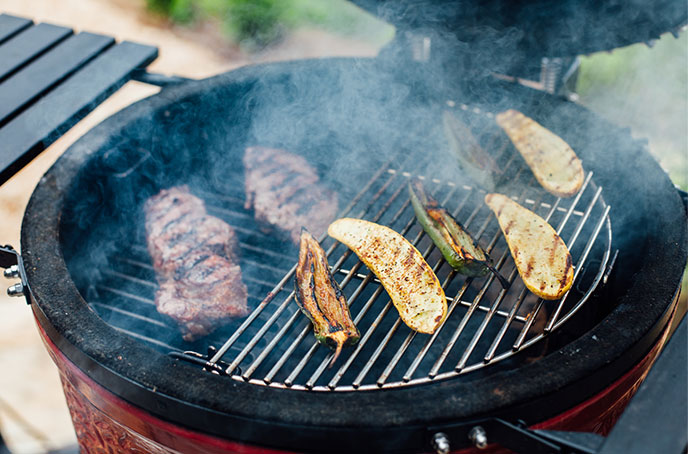 Kamado-Joe-classic-2-tiers-in-use