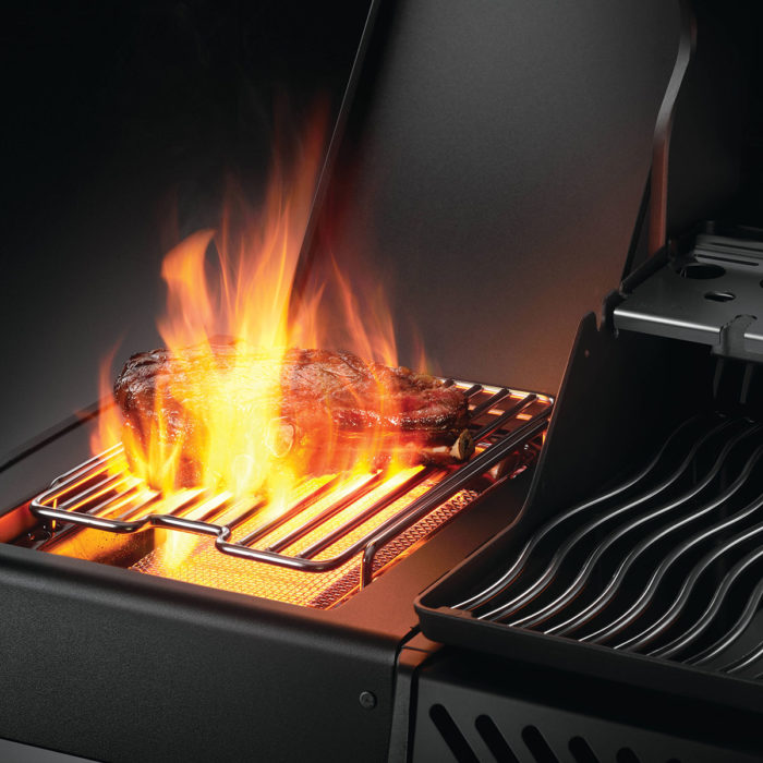 Forgænger tale myg Napoleon Gas Barbecue Phantom Rogue SE 425 RSIB - Firehouse